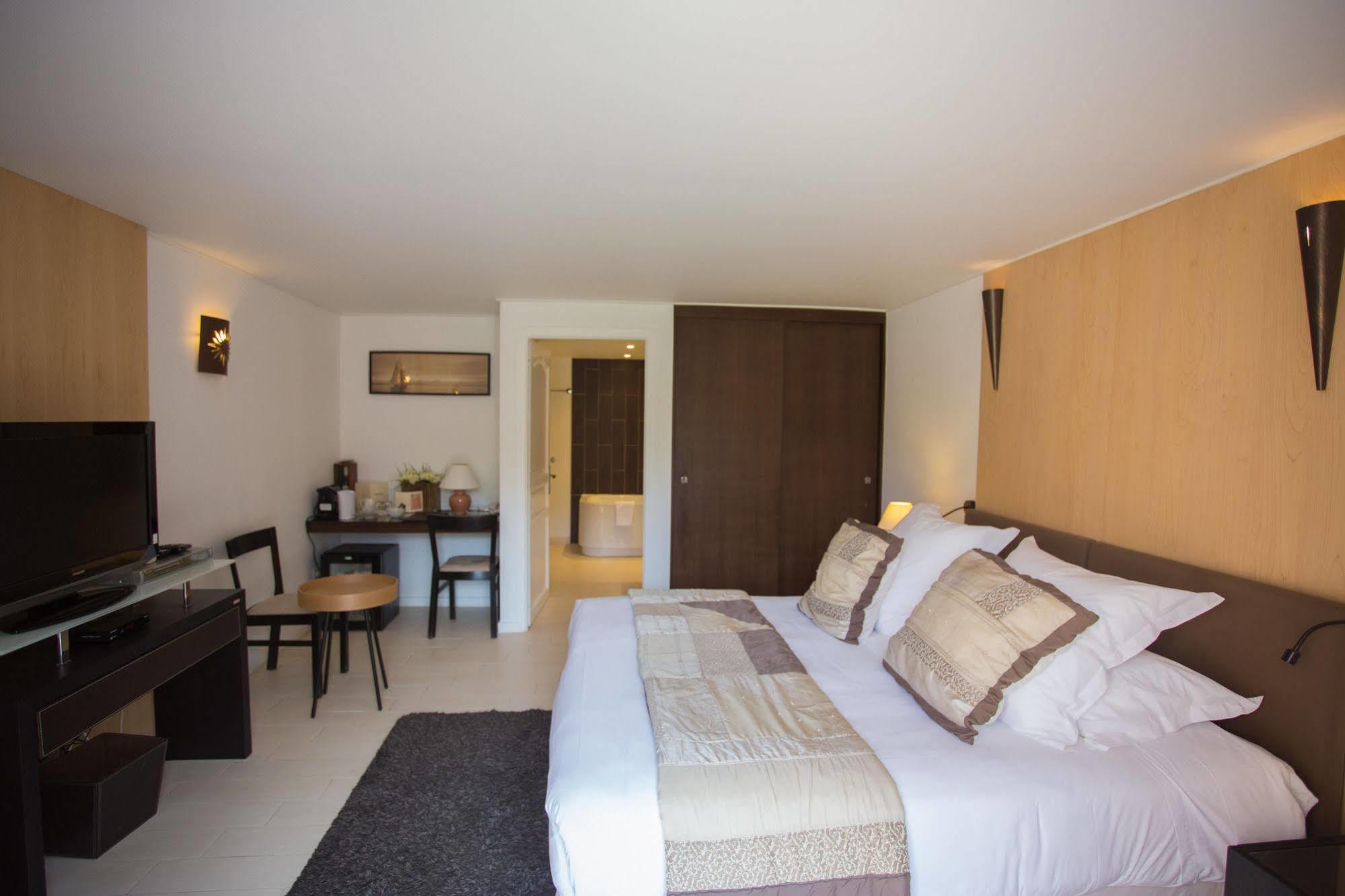 Hotel Le Verger Maelvi Grimaud Luaran gambar